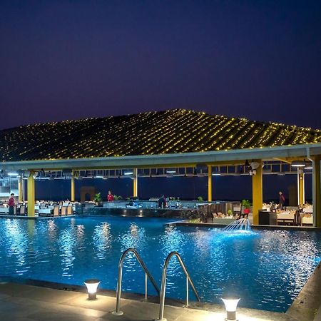 The Gold Beach Resort Daman Luaran gambar