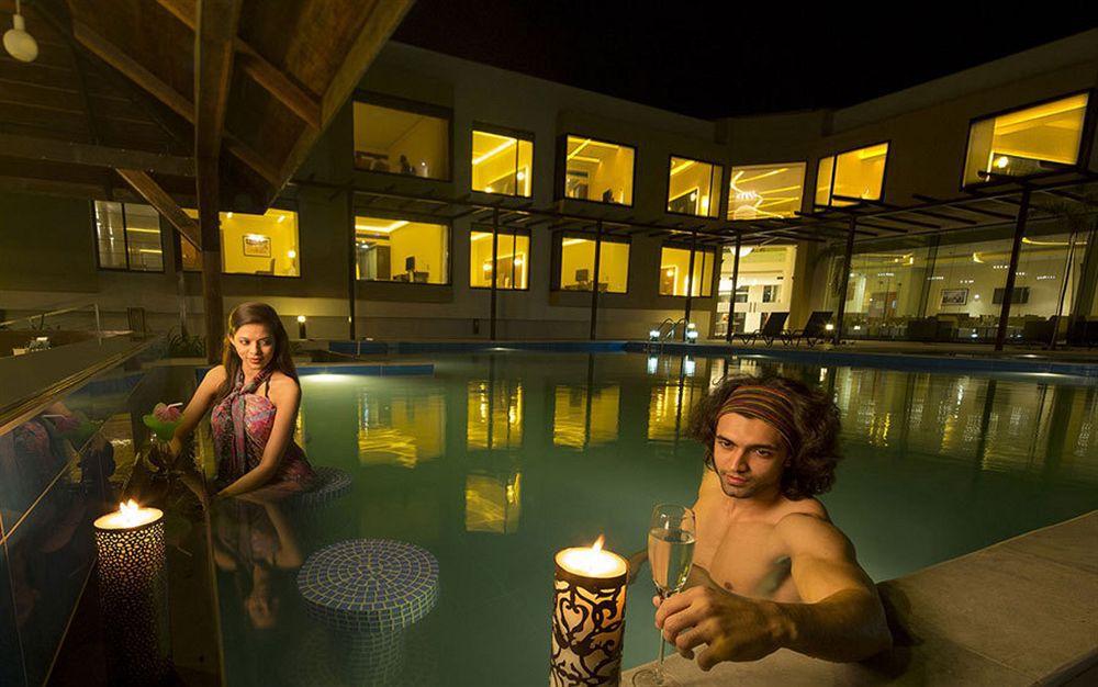 The Gold Beach Resort Daman Luaran gambar