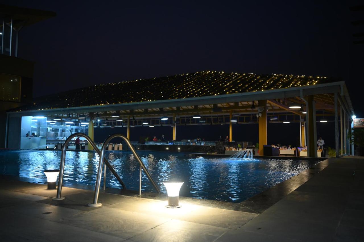 The Gold Beach Resort Daman Luaran gambar