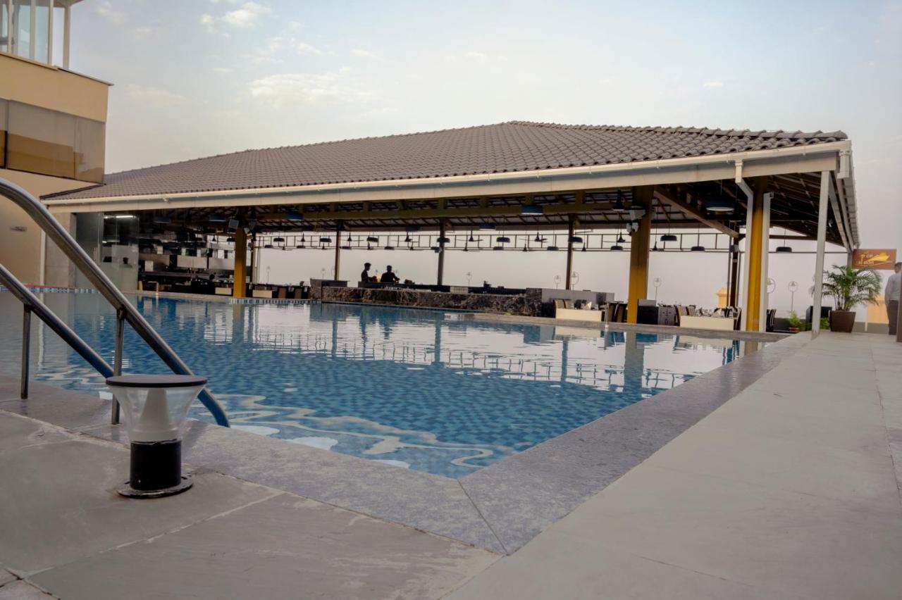 The Gold Beach Resort Daman Luaran gambar