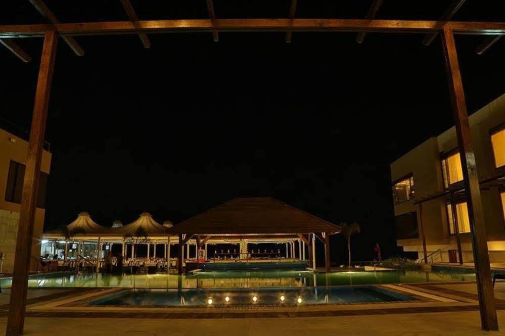 The Gold Beach Resort Daman Luaran gambar