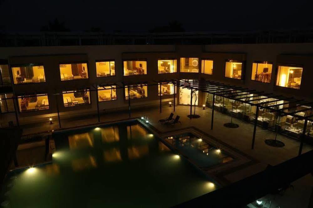 The Gold Beach Resort Daman Luaran gambar