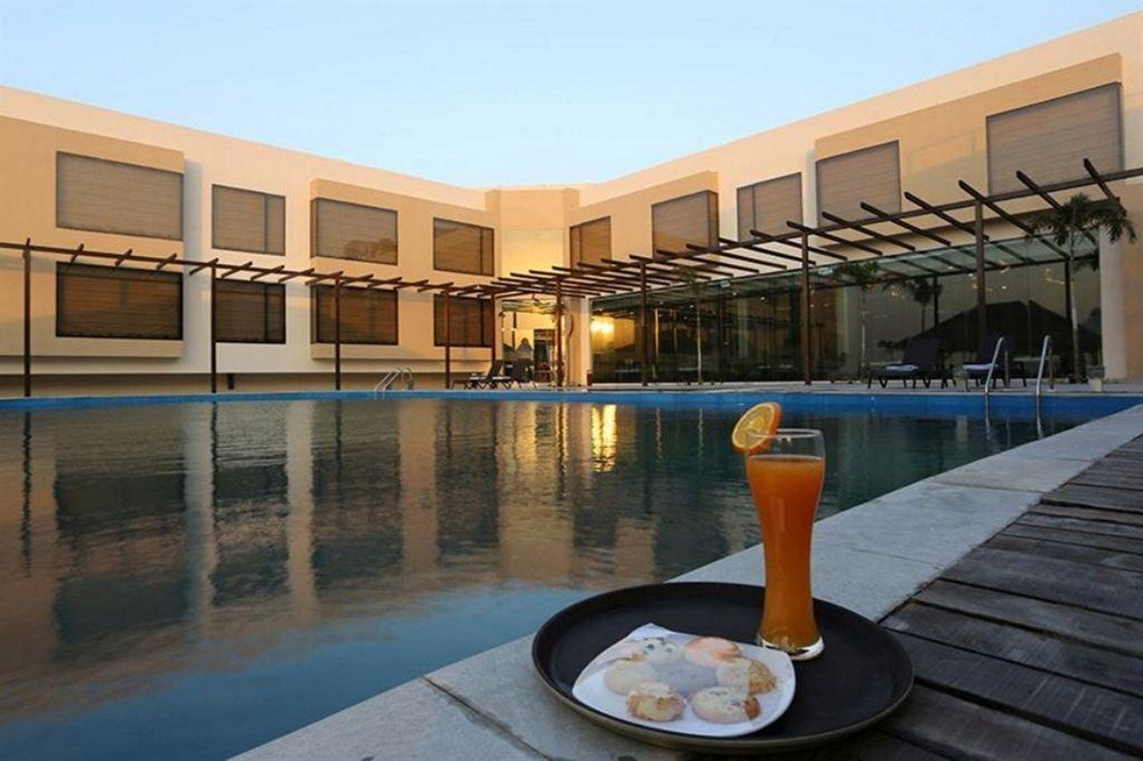 The Gold Beach Resort Daman Luaran gambar