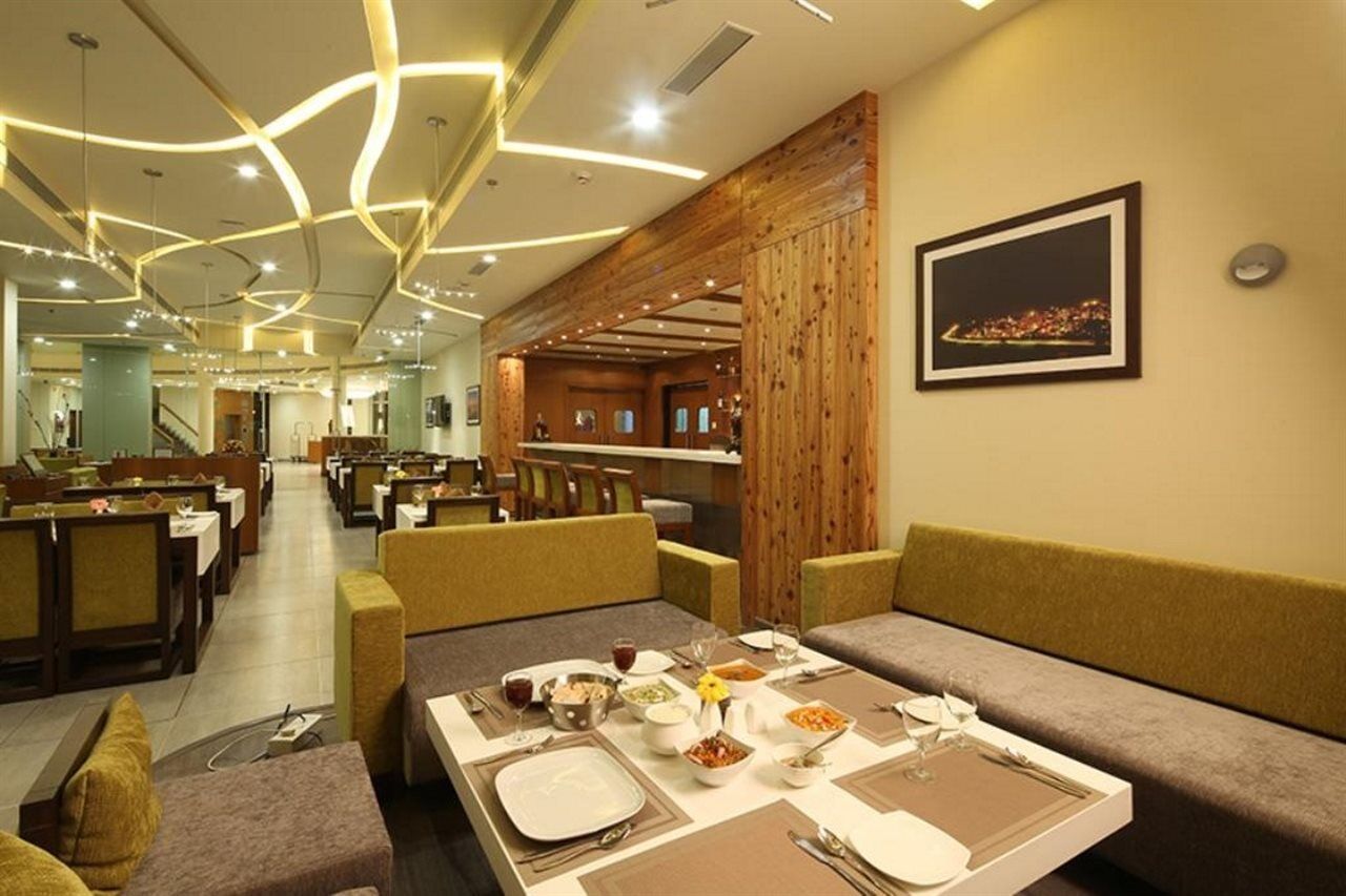 The Gold Beach Resort Daman Luaran gambar