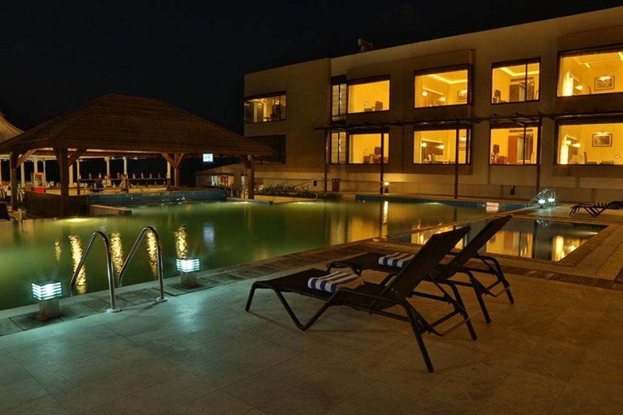 The Gold Beach Resort Daman Luaran gambar