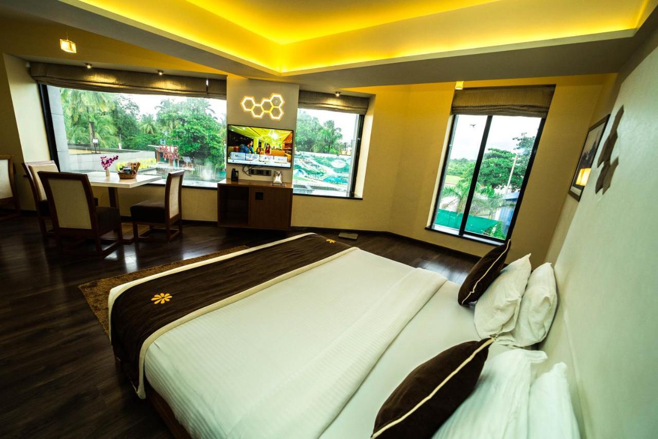 The Gold Beach Resort Daman Luaran gambar